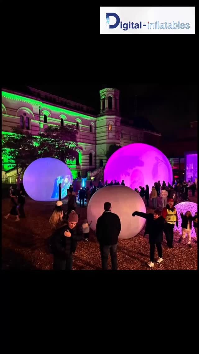 Pour @lucion_media présenté durant @illuminateadelaide nous avons réalisé 9 sphères gonflables sur mesure, avec la conception et la fabrication des sphères et le développement du graphisme (mapping et ajustements) 
Un véritable plaisir de travailler avec cette équipe creative