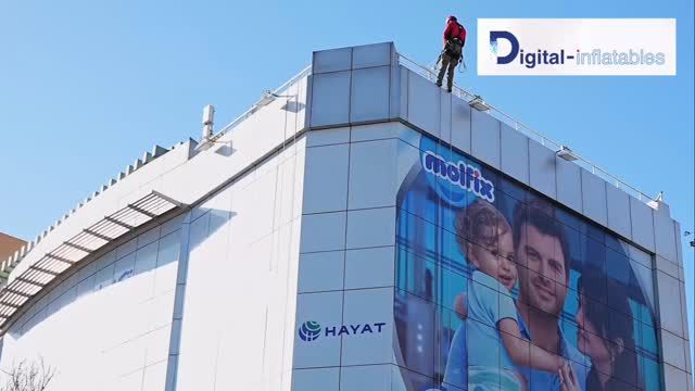 On m'a accusé d'avoir utilisé l'IA pour mon dernier post sur le bébé géant Molfix® 

Je comprends. Un bébé de 8 mètres perché sur le siège social de Molfix à Alger, ça ressemble effectivement à une hallucination de chatbot.

Sauf que non. Voici la vidéo d'installation. Bien réel, bien gonflé, bien en place.

C'est exactement ça, la magie des structures gonflables géantes : quand le réel dépasse la fiction, les gens doutent de leurs yeux.

Les réseaux sociaux, eux, n'ont pas douté longtemps : +520% de vues, +300% de commentaires. Une campagne qui a shifté du réel au virtuel! 

Vous aussi, vous voulez qu'on parle de vous ? 👇

#Gonflables #AdvertisingAlgeria #Molfix #InstallationGéante
www.digital-gonflable.fr